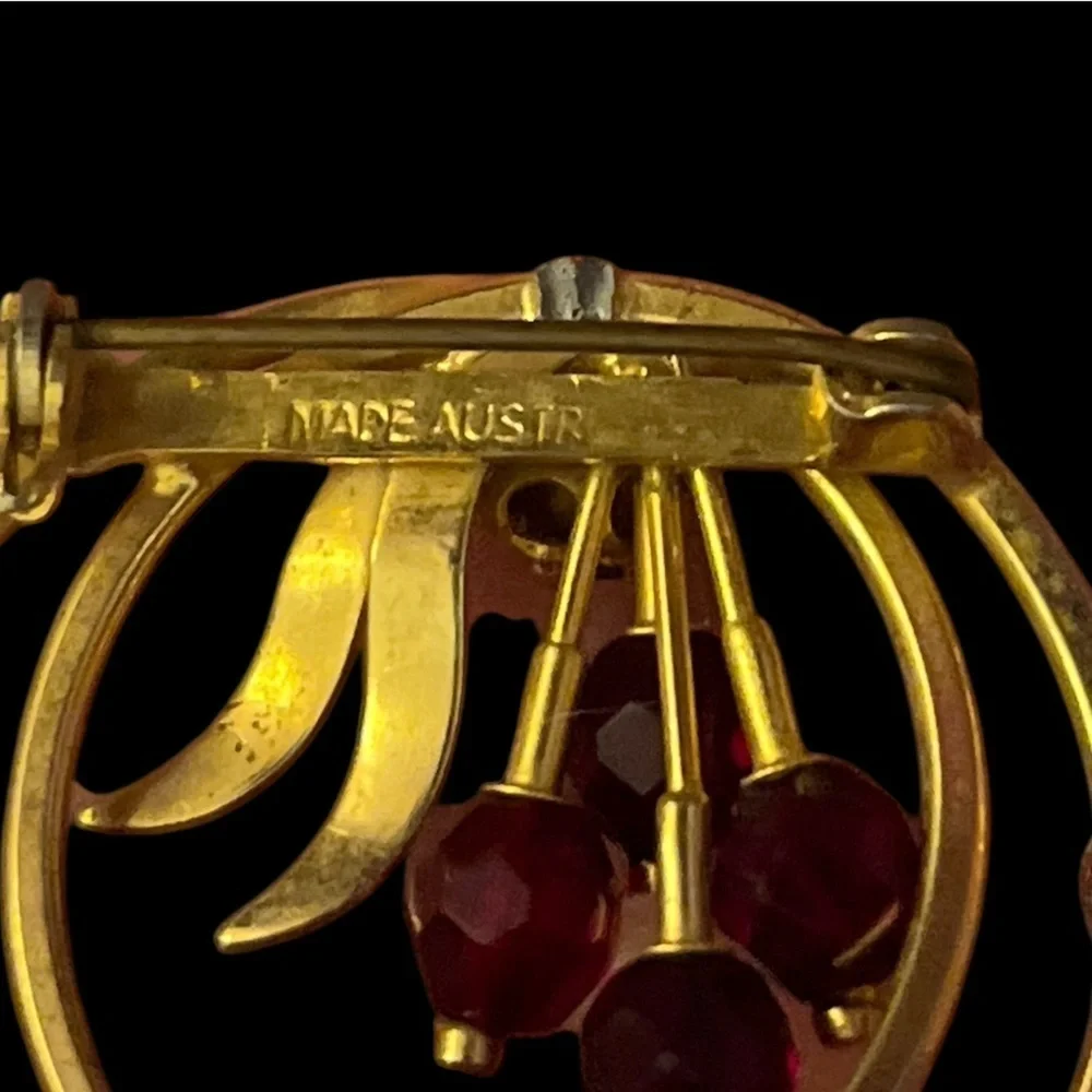 Beautiful Vintage Gold and Red Floral Brooch